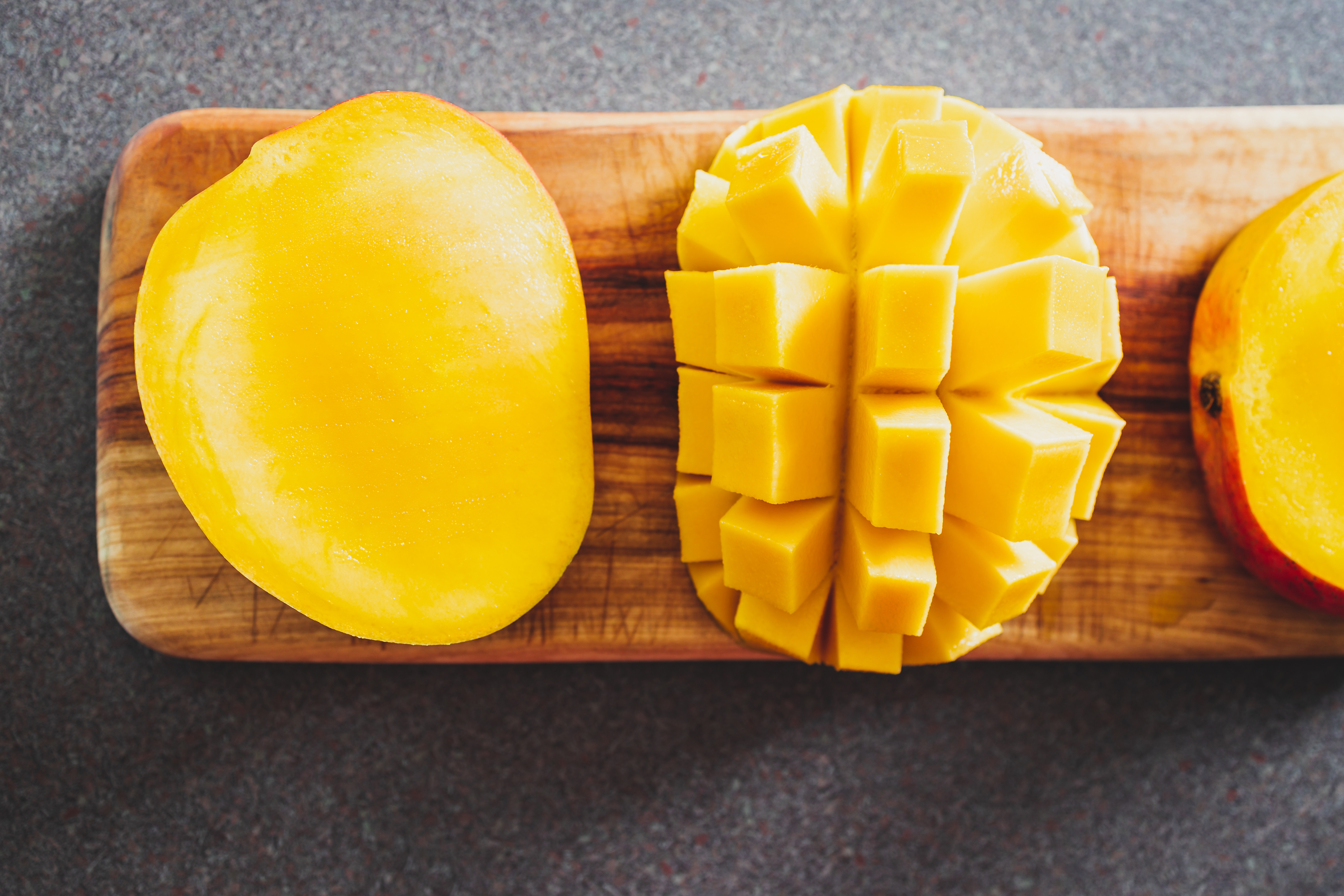 Cutting Mangoes